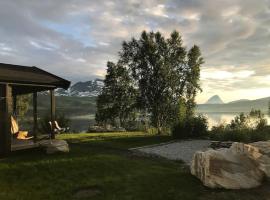 Villa Hegge - Design Cabin with fab view, nyaraló Sjøvegan városában