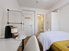 Nice Living Serviced Accommodations 4, hotel u gradu Koventri
