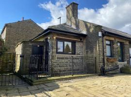 Unique Victorian stable conversion Halifax, holiday rental in Halifax