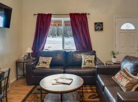 Soldotna Vacation Rental about 8 Mi to Kenai River!, хотел с паркинг в Солдотна