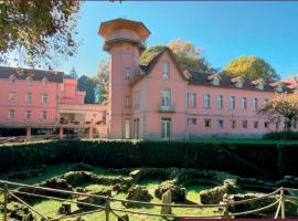 Palace Hotel & Spa - Termas de Sao Vicente، مكان إقامة مع أونسن في بينافيل