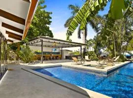 Playa Potrero - beachfront Villa, big private pool - Casa Bella Catalina
