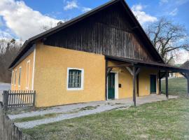 Ferienhaus ZUR ALTEN FORSTKANZLEI, apartment in Wald