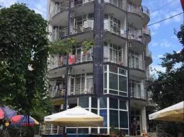 Family hotel Khomaldy