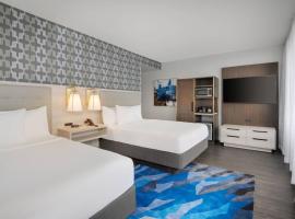 Courtyard by Marriott Atlanta Downtown, отель в Атланте, рядом находится Музей истории «Кока-колы» NEW World of Coca-Cola