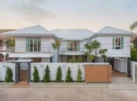 Tagvilla Lagoon Pool Villa in Pattaya 8 Bedroom