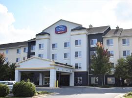 Fairfield Inn and Suites by Marriott Strasburg Shenandoah Valley, hotell i nærheten av Front Royal-Warren County lufthavn - FRR i Strasburg
