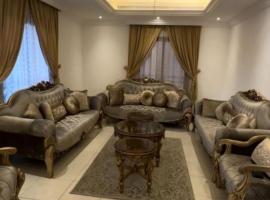 Stunning 4 bedroom apartment near haram, hotel with parking in Mecca