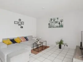 Budget spacious apart with terrace