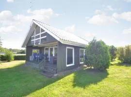Beautiful Home In Glesborg With Wifi