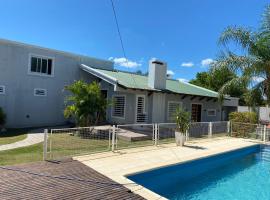 Viesnīca Hermosa Casa con Quincho y pileta pilsētā Labanda