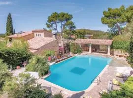 Awesome Home In Orgon With 6 Bedrooms, Wifi And Outdoor Swimming Pool