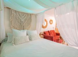 L'instant Bornéo Superbe appartement avec jacuzzi: Liancourt şehrinde bir otoparklı otel