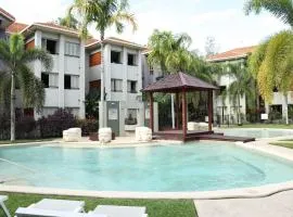 Clifton Beach Retreat - 2 bed 2 bath apartment