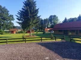 Glamping na podeželju, hotel v destinaci Lutverci