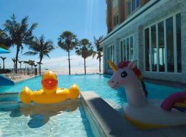 Saisawan Beach Resort, hotel con piscina a Na Jomtien