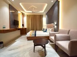 The Sky Imperial Hotel Sugam - 10 Meters from Shrinathji Temple
