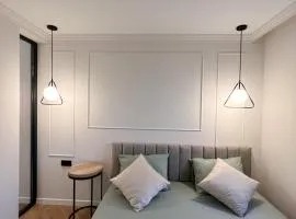RentHouse Apartments Neoclassic