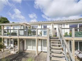 Stunning Compact Apartment Just Outside Looe, hotel in Torpoint
