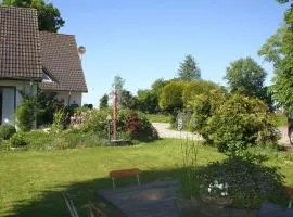 Kobs - FeWo inmitten der Natur mit zwei Bädern, Terrasse und gemütlichem Wohn- und Esszimmer