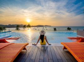 Bandara Phuket Beach Resort - SHA Extra Plus, отель в Панве