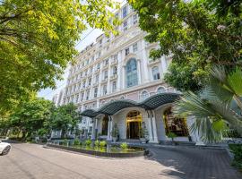 Cozrum Homes - Sonata Residence, hotel in Ho Chi Minh City