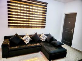 Lovely & Cute Condo - Close to Highway - Parking, căn hộ ở Accra