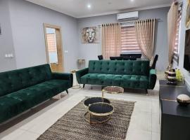 Spacious Luxury 3Bed Hse in Tema - Netflix Wi-fi, ubytování v soukromí v destinaci Dawhwenya