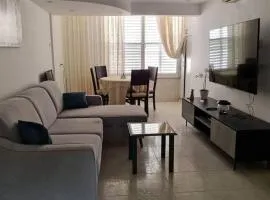Lovely Apt Close to Beach