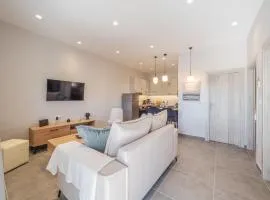 M&K - Maria's Stylish Apartment near Alykes Beach