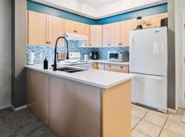 Gorgeous Condo, Perfect Okanagan Getaway 1207, מלון עם ג׳קוזי בקלונה