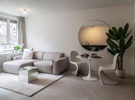 Cloud Nine - romantic & design app in city center!, apartment in Dordrecht