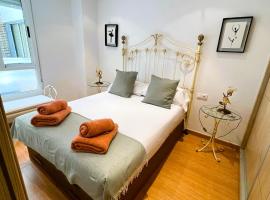 PANDORA City Center Apartment by SunCastle apartamentos