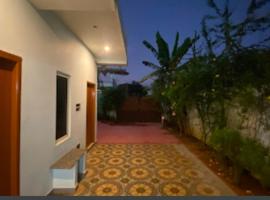 Family Guest House Pondicherry, hostal o pensión en Vānūr