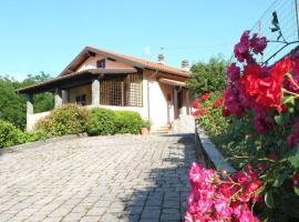 Villa with Pool near 5Terre Firefly, holiday home in Quaratica