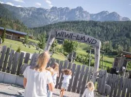 Aparthotel Familiaris - Family Apartments - Pools & Spa in Dolomites