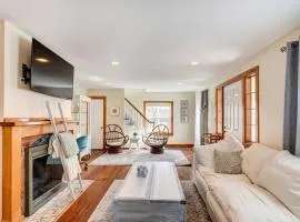 Beautiful Portsmouth Cottage By the Sea with Jacuzzi