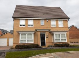 7 Swiftsure - 4 Bedroom Luxury and Spacious Home, hotel with parking in Milton Keynes