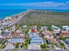 Walk To Bonita Beach And Docs