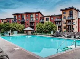 Playa del Sol Retreat Sleeps 6 with Pool and Hot Tub