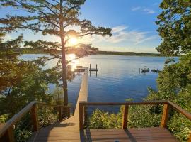 Chickahominy River Home Close to Williamsburg, hotel with parking in Charles City