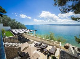 Villa Adriatica Excelsior - Beachfront Retreat, hotel in Stanići