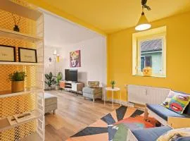 Farbenfrohe Altbauwohnung, TOP Ausstattung (Klima)