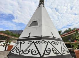 Fungi Tipis, luxury tent sa Tepoztlán