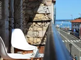 Apartamento Llerandi 2C - Amplio balcón en edificio histórico del centro de San Vicente de la Barquera