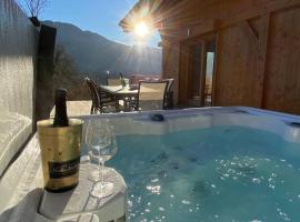 Chalet****Luxe Sauna & SPA Le Champenois, hotell i Samoëns