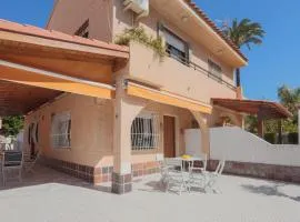 Cozy Home In Los Alcázares With Kitchen