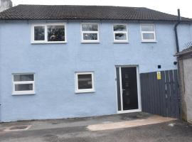 The Blue House holiday home, hotel with parking in Egremont