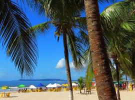 Praia de Guaibim - Casa de praia 2Q - 2 suítes com ar - em condomínio a 300m da praia, hotell i Guaibim