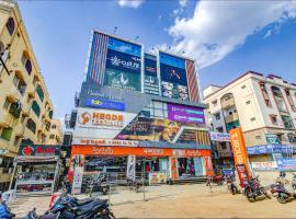 FabHotel SSR Fern Suites - 100M from GSM Mall Madeenaguda, hotel v destinaci Lingampalli